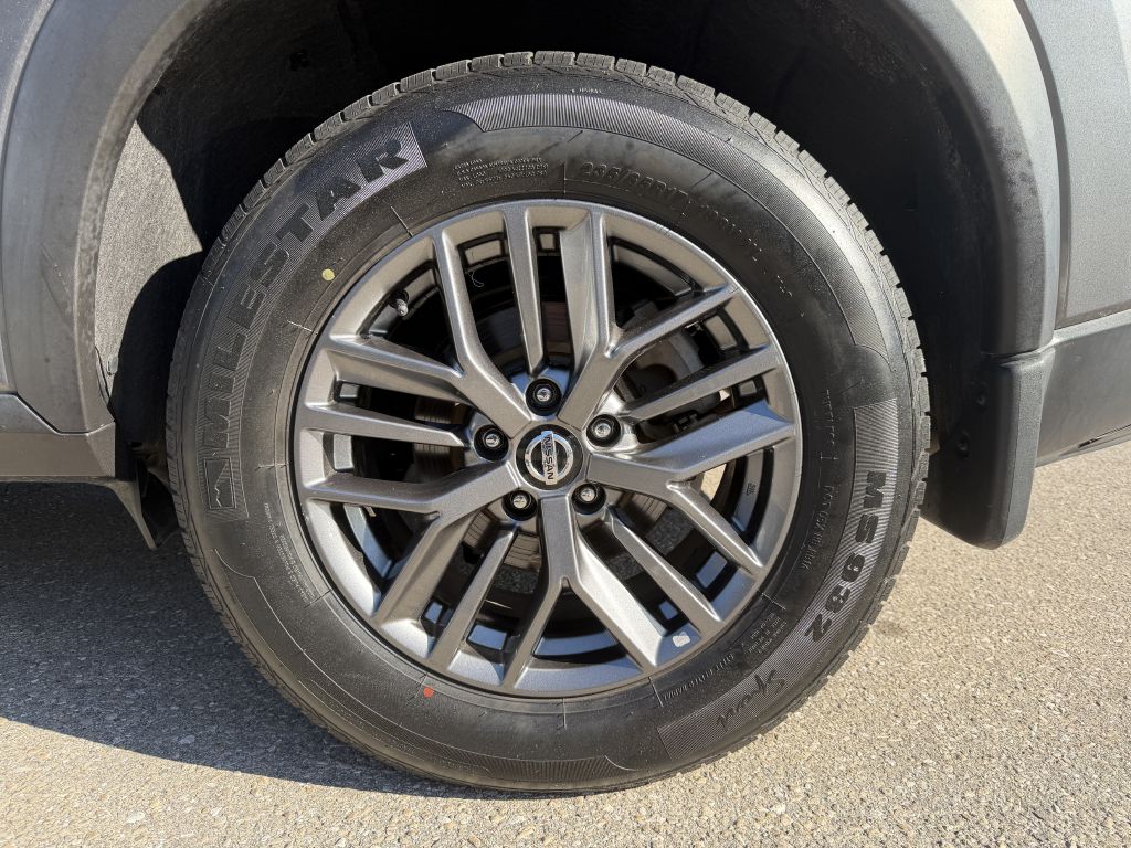 Photo 19 of this NISSAN ROGUE