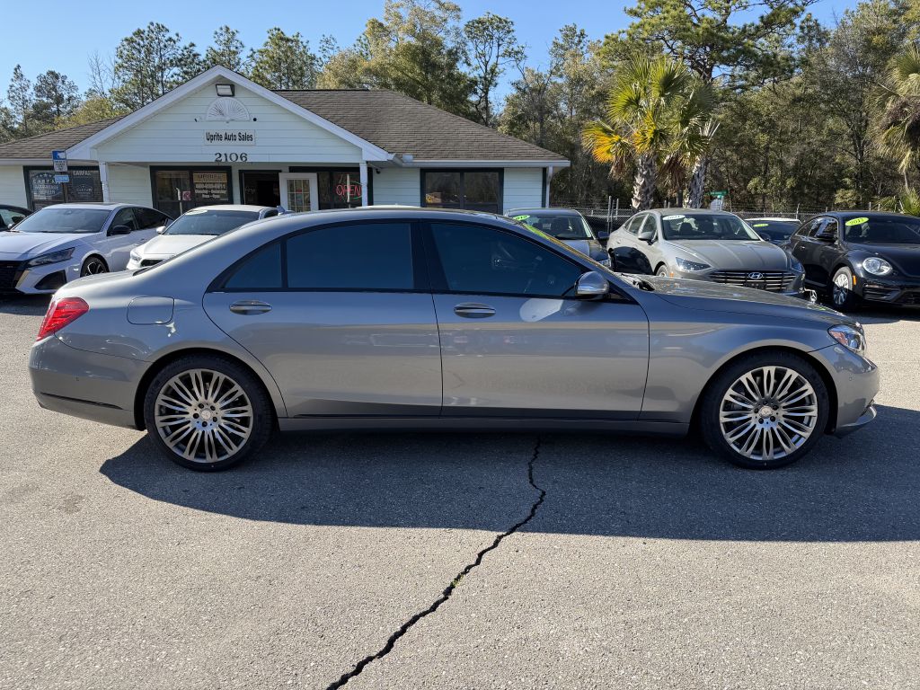 Photo 4 of this MERCEDES-BENZ S-CLASS