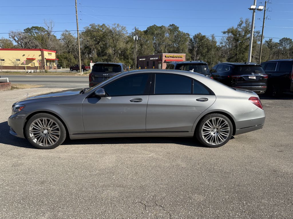 Photo 8 of this MERCEDES-BENZ S-CLASS