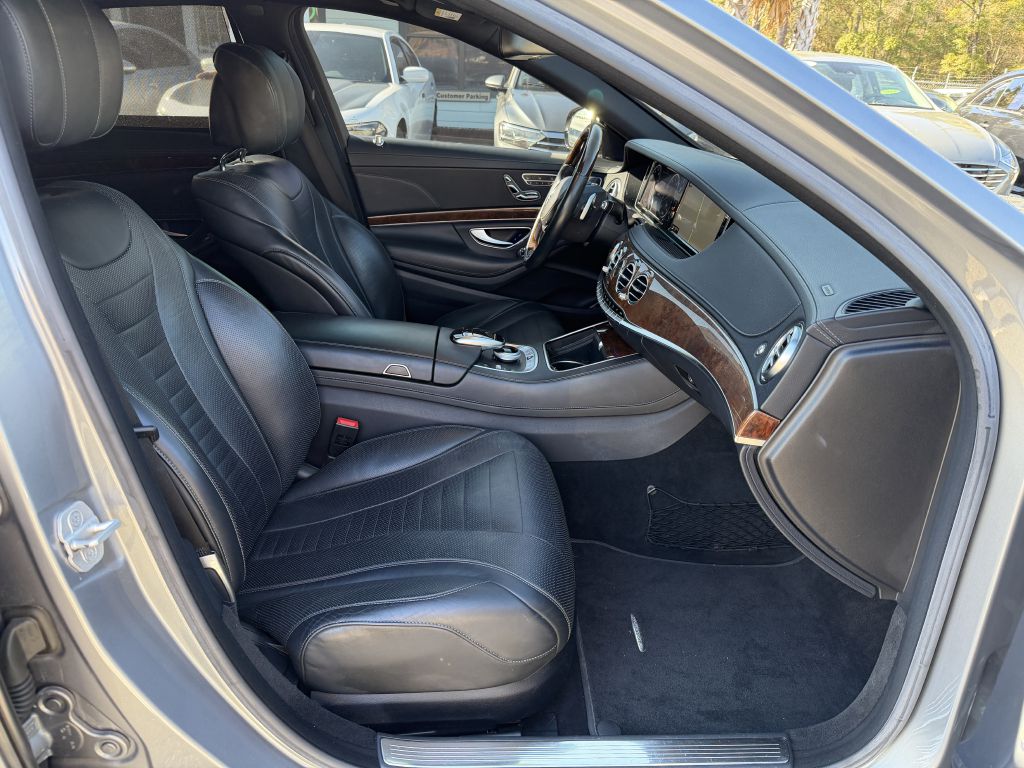 Photo 10 of this MERCEDES-BENZ S-CLASS