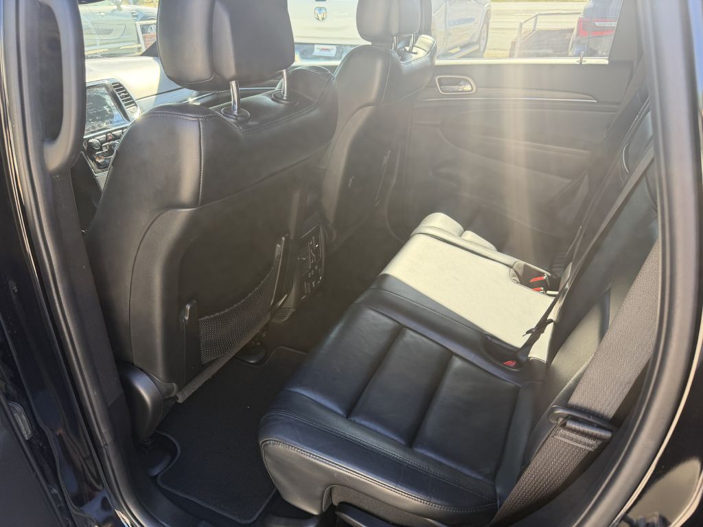Photo 12 of this JEEP GRAND CHEROKEE