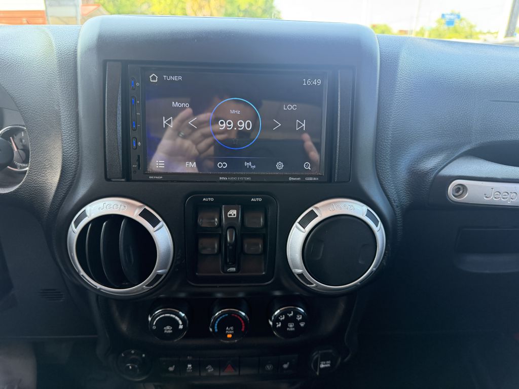 Photo 15 of this JEEP WRANGLER UNLIMI