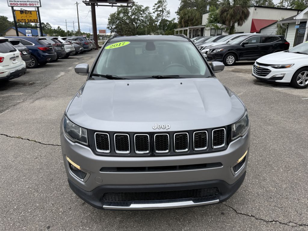 Photo 2 of this JEEP COMPASS