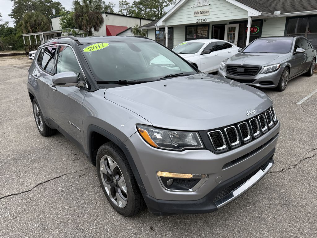 Photo 3 of this JEEP COMPASS