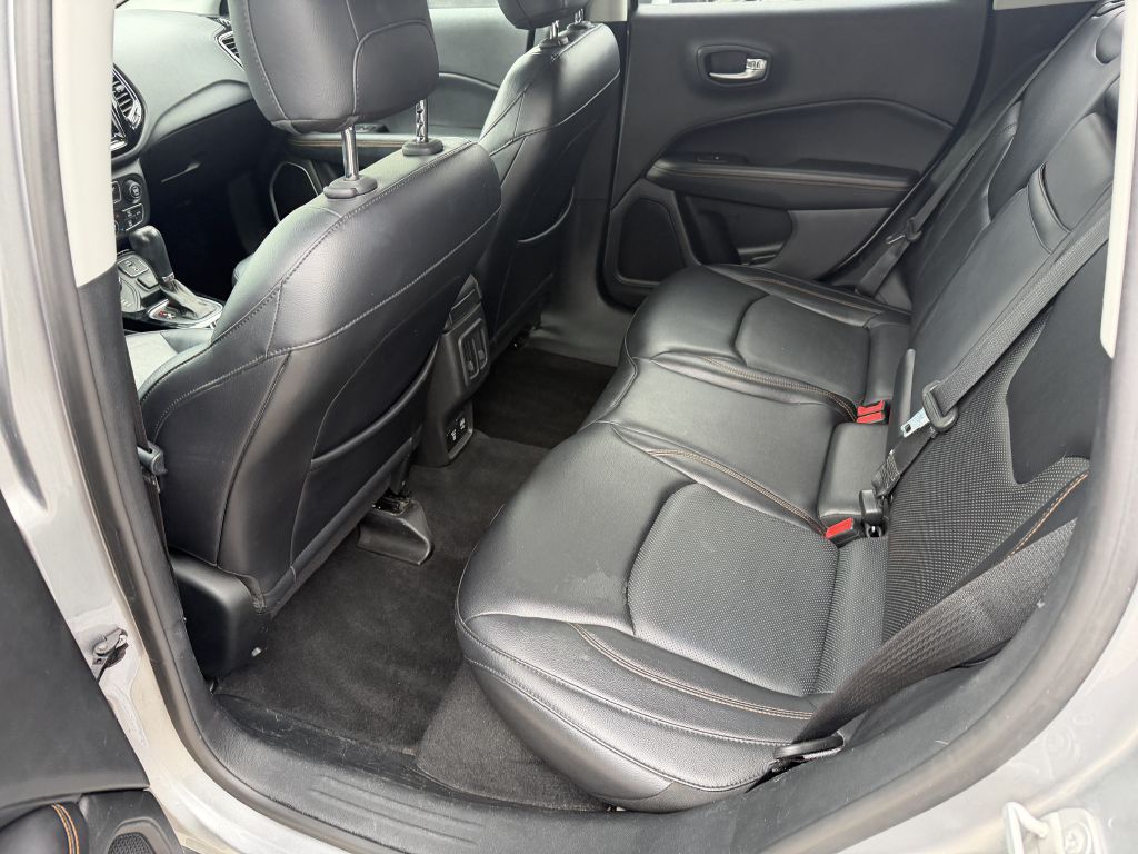 Photo 12 of this JEEP COMPASS