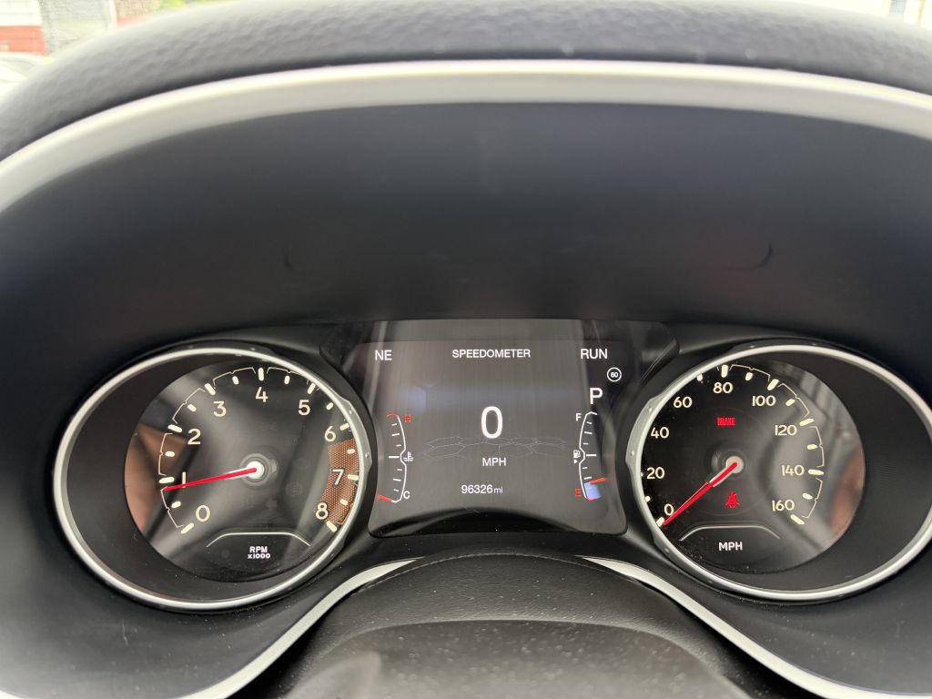 Photo 14 of this JEEP COMPASS