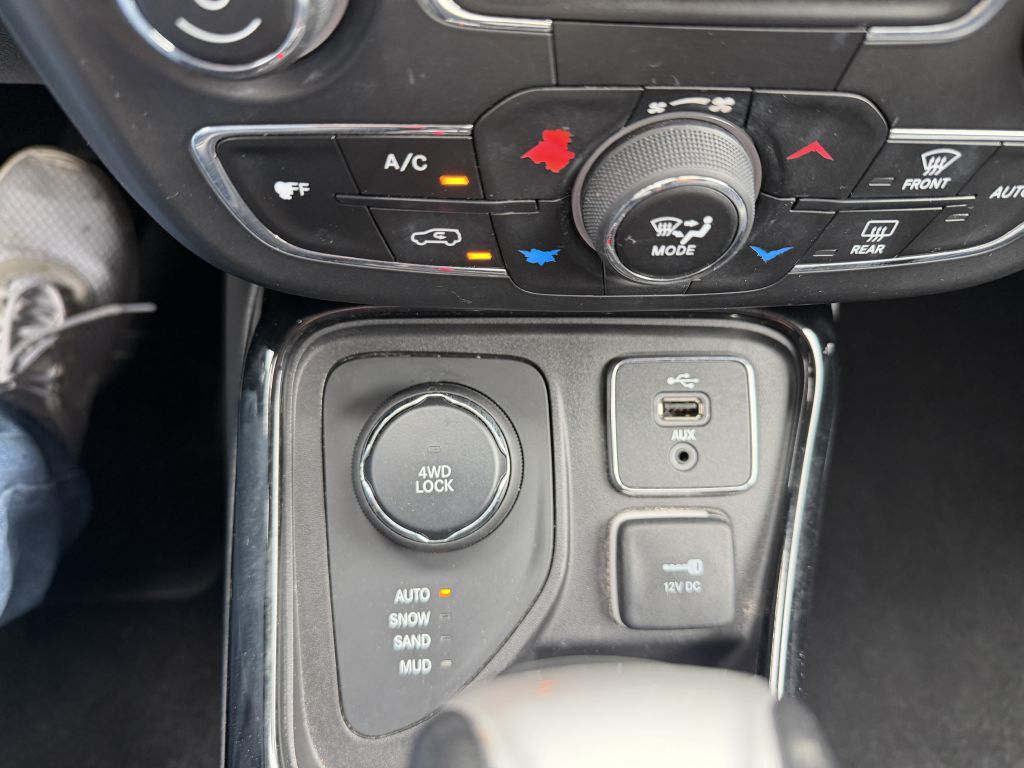 Photo 16 of this JEEP COMPASS
