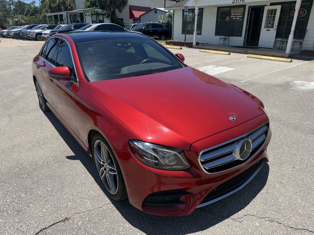 Photo 3 of this MERCEDES-BENZ E-CLASS