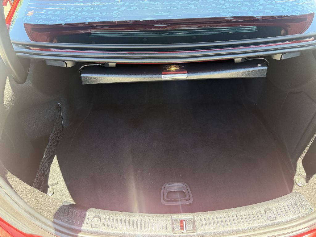 Photo 19 of this MERCEDES-BENZ E-CLASS