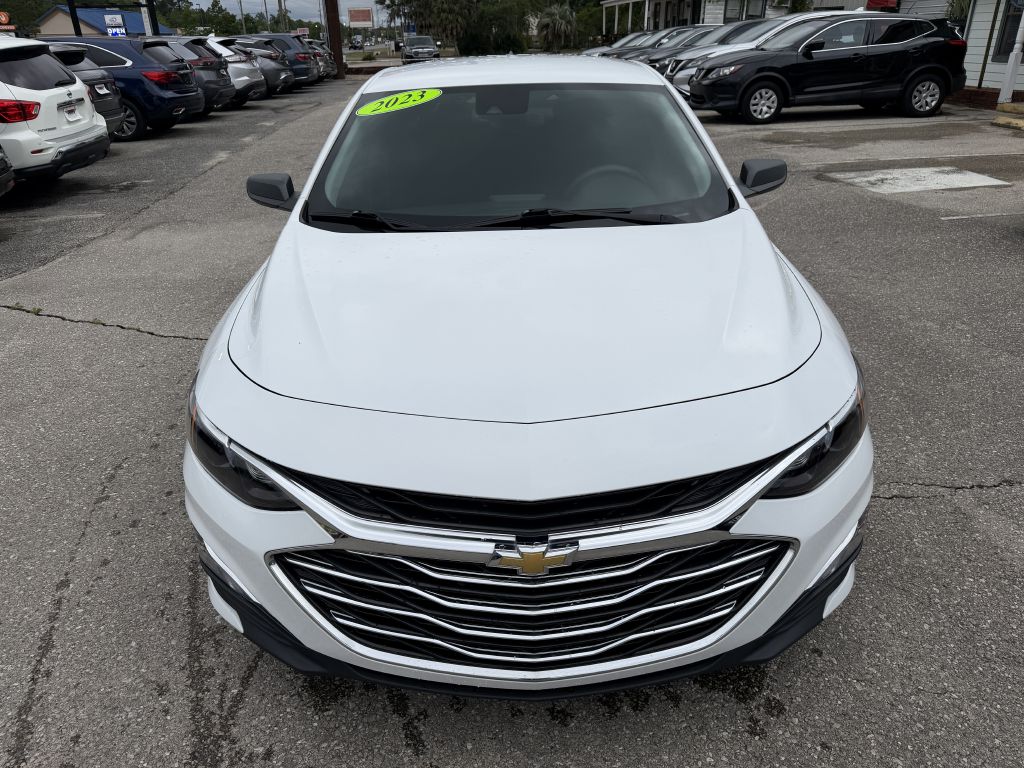 Photo 2 of this CHEVROLET MALIBU