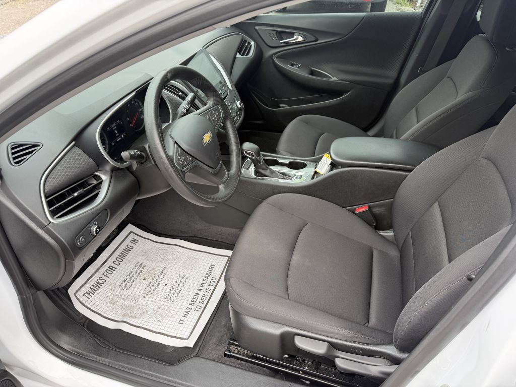 Photo 9 of this CHEVROLET MALIBU