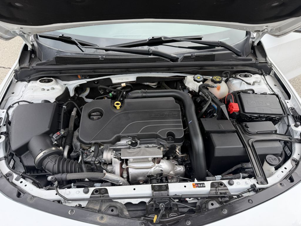 Photo 17 of this CHEVROLET MALIBU