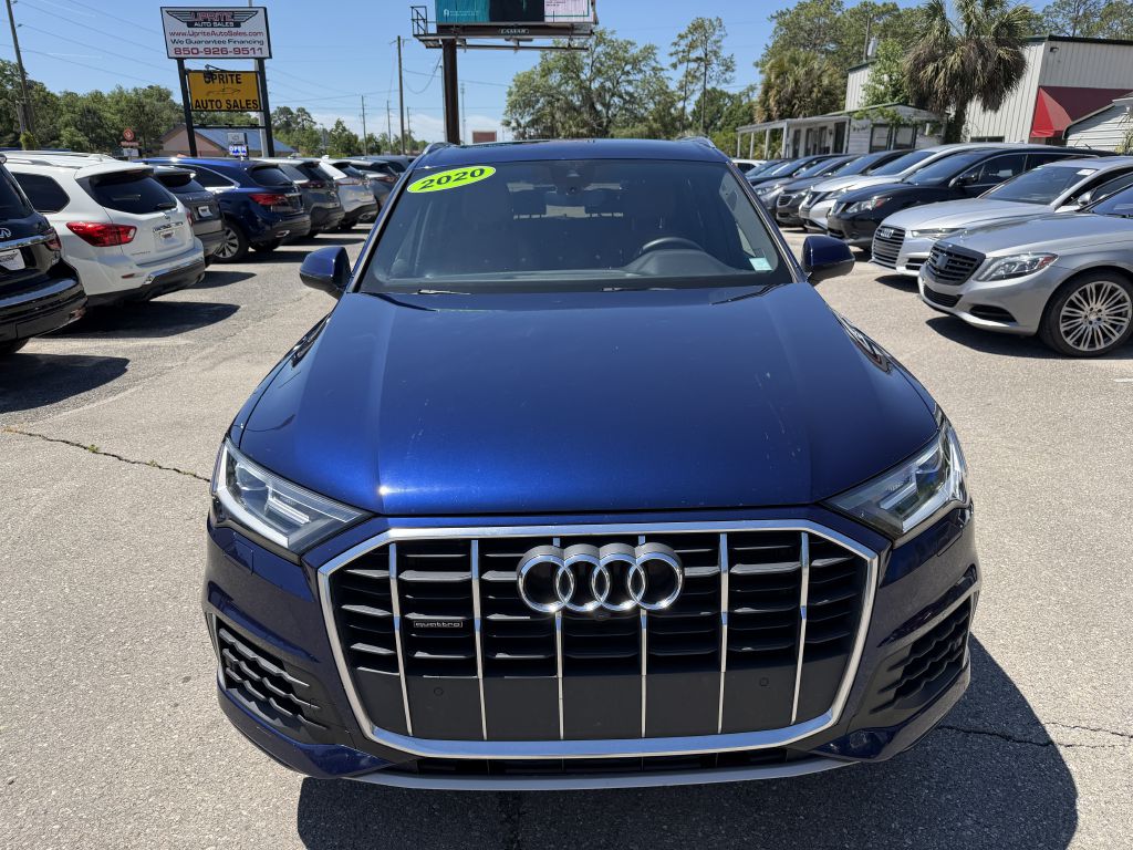 Photo 2 of this AUDI Q7