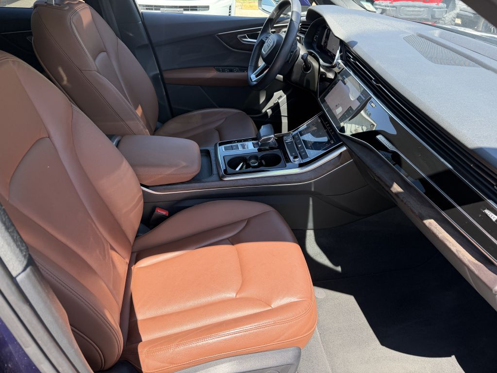 Photo 10 of this AUDI Q7