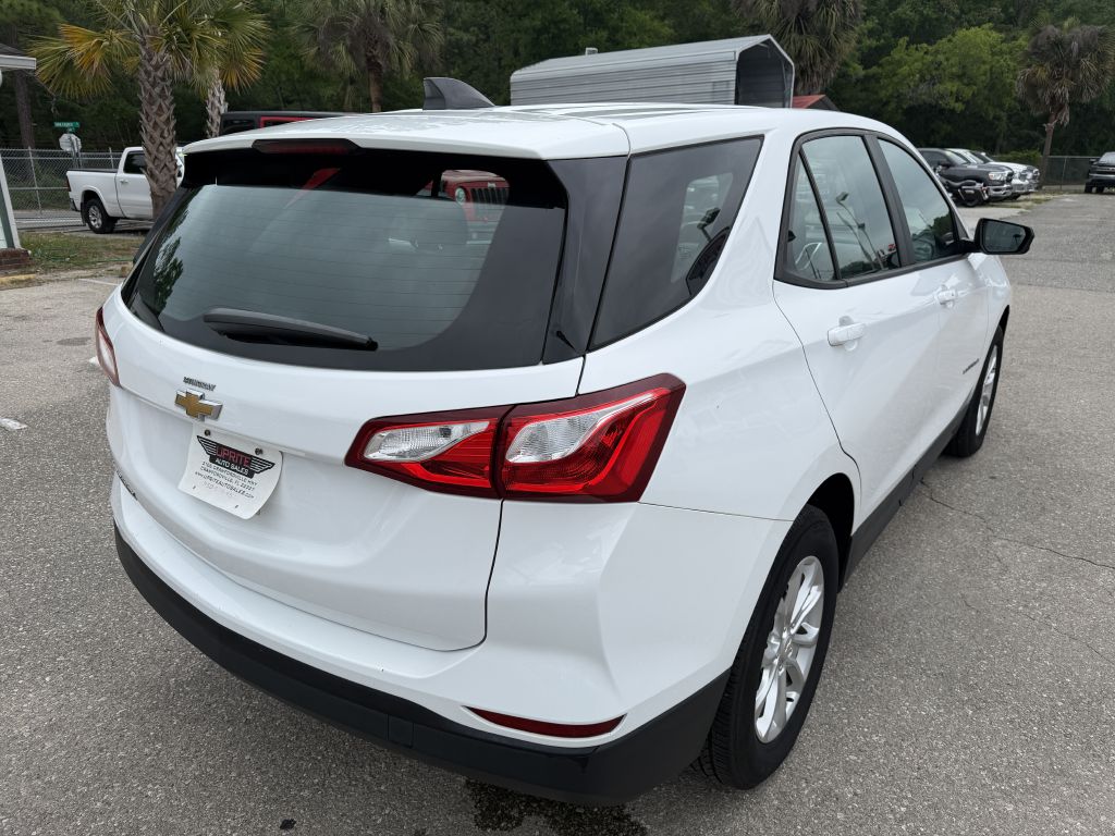 Photo 5 of this CHEVROLET EQUINOX