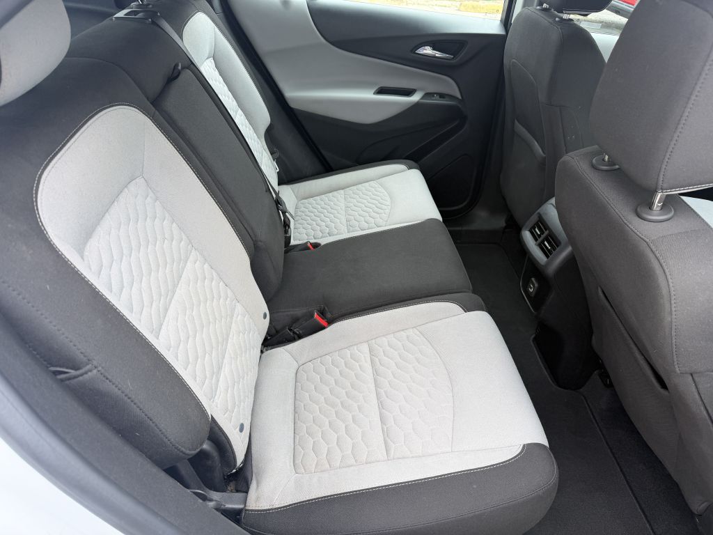 Photo 11 of this CHEVROLET EQUINOX