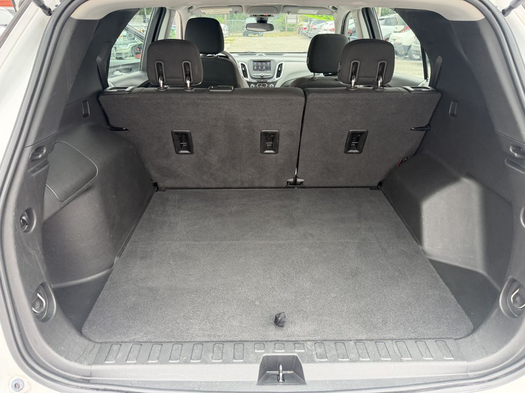 Photo 18 of this CHEVROLET EQUINOX