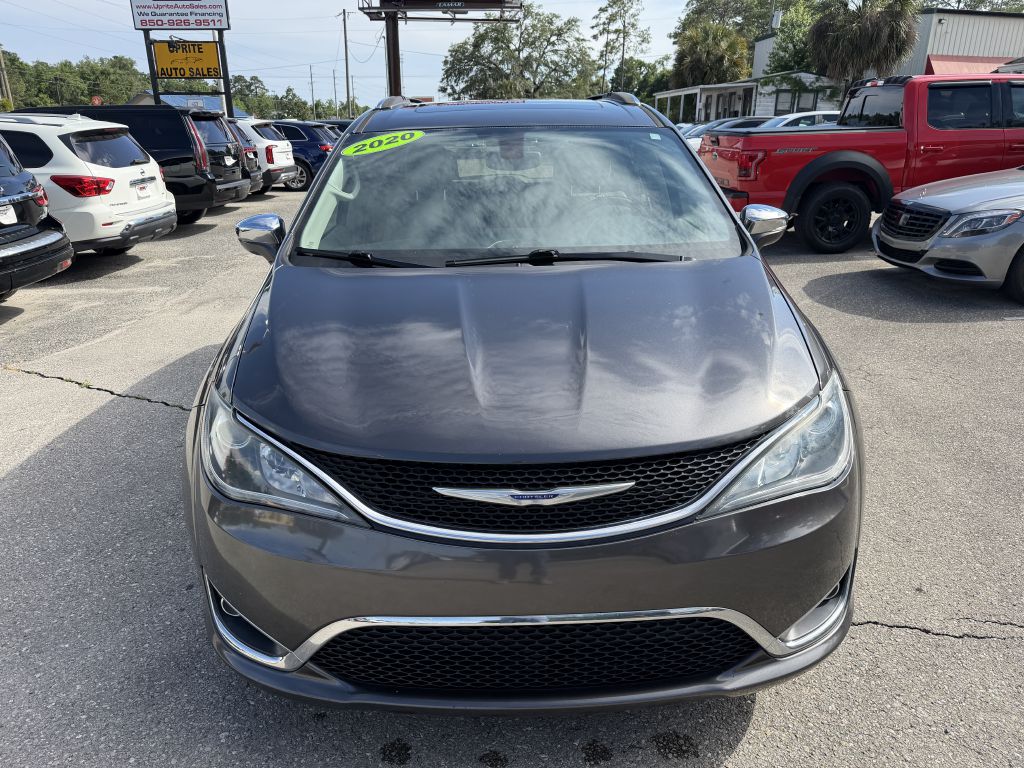 Photo 2 of this CHRYSLER PACIFICA