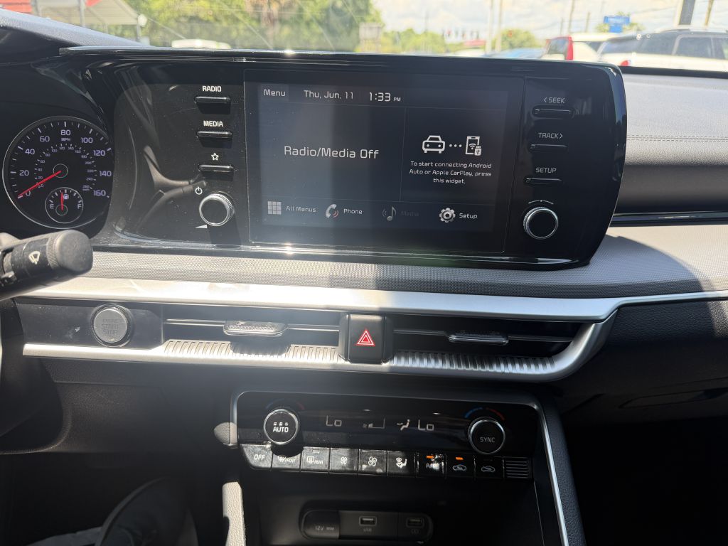 Photo 15 of this KIA K5