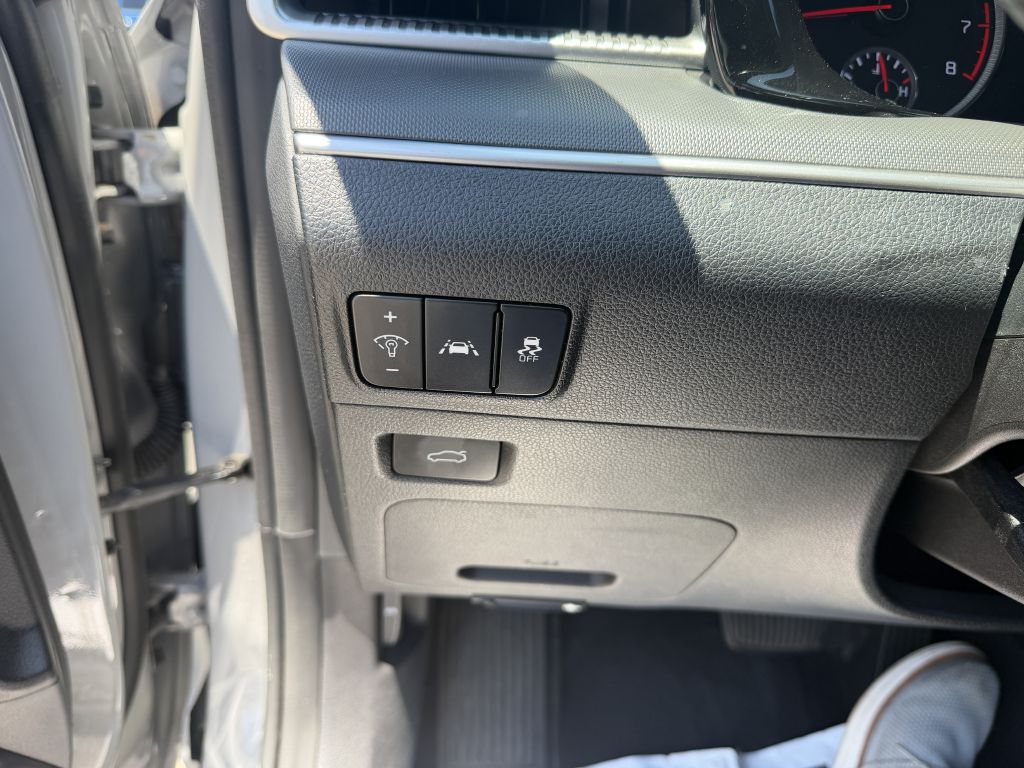 Photo 18 of this KIA K5