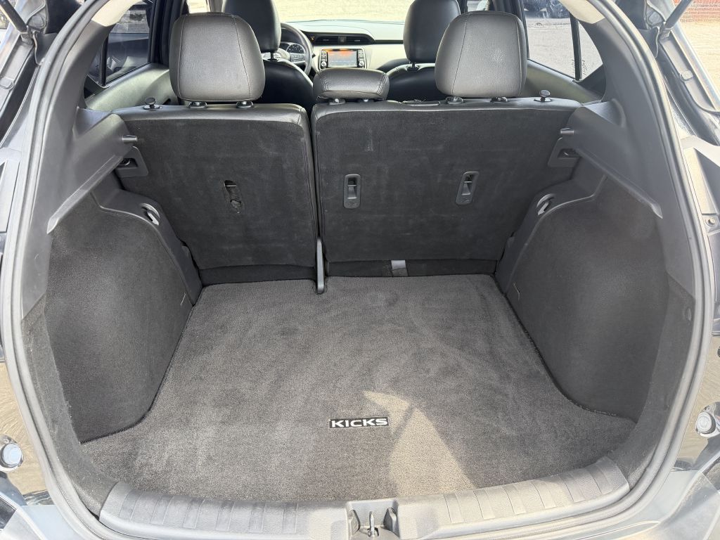 Photo 18 of this NISSAN KICKS