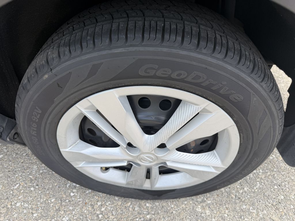 Photo 19 of this NISSAN KICKS