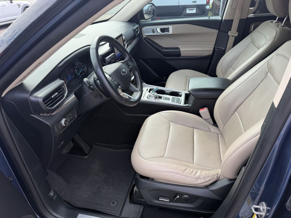 Photo 9 of this FORD EXPLORER