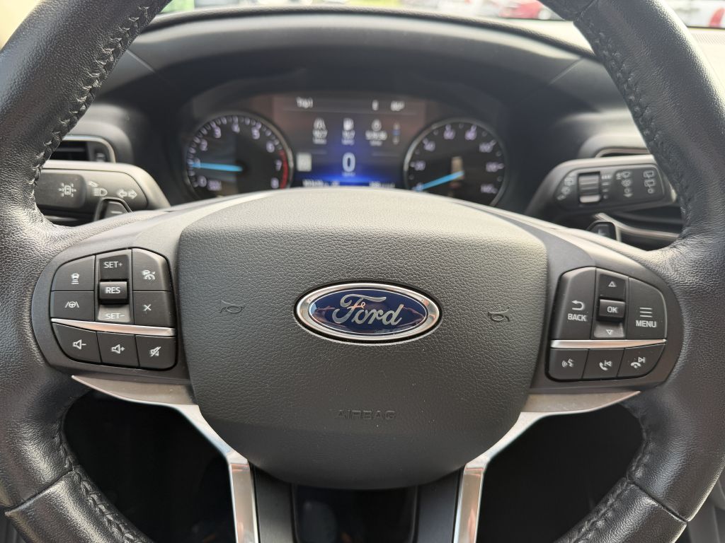 Photo 19 of this FORD EXPLORER
