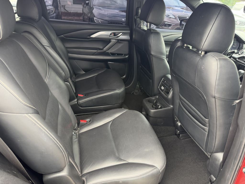 Photo 11 of this MAZDA CX-9