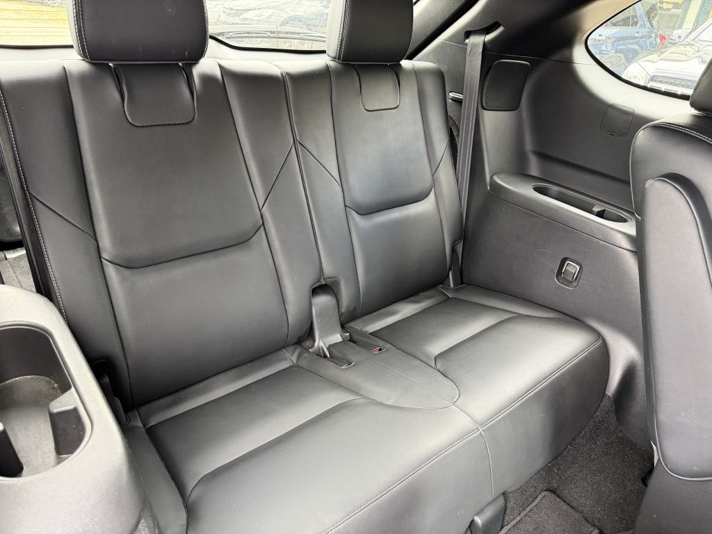Photo 12 of this MAZDA CX-9