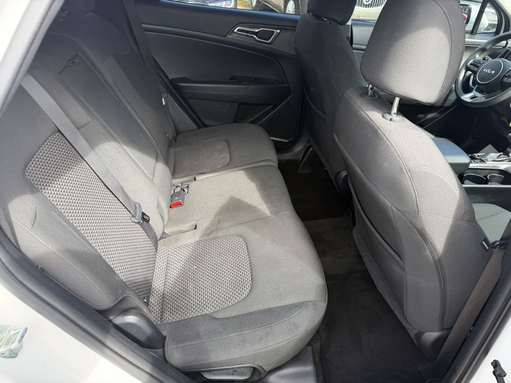 Photo 11 of this KIA SPORTAGE