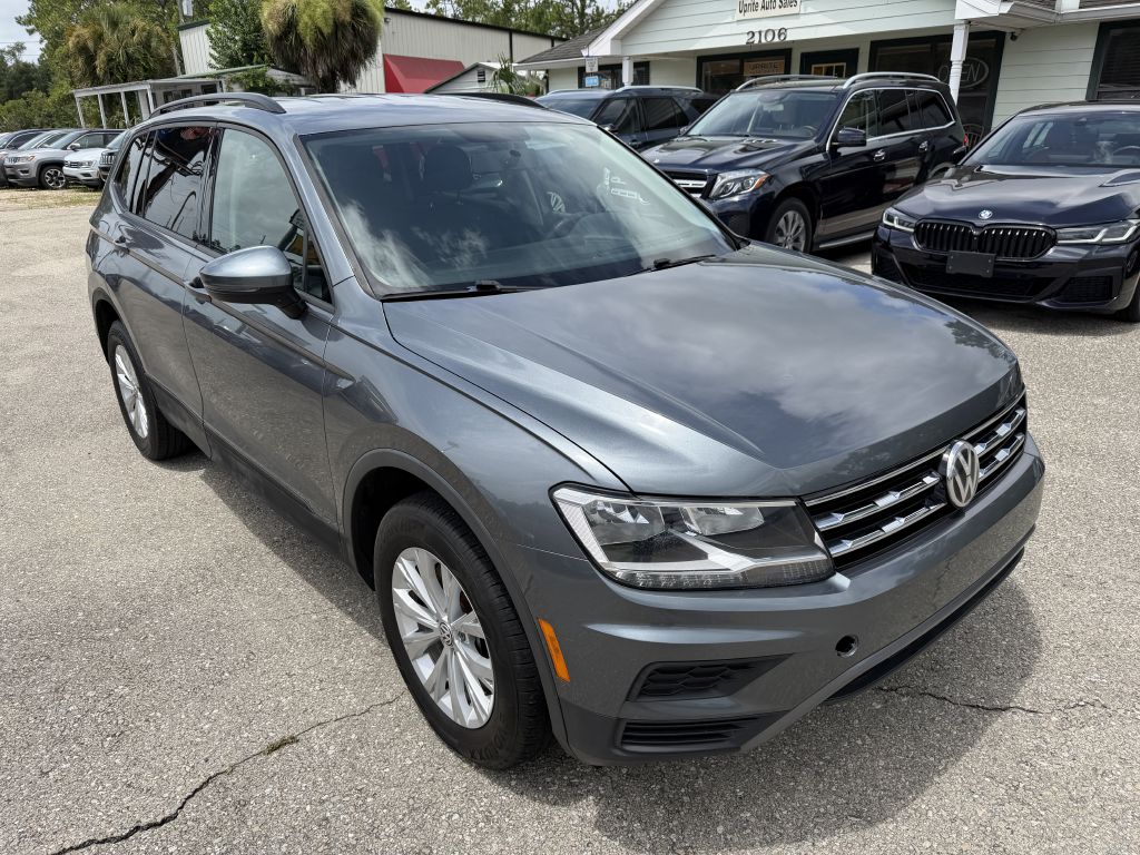 Photo 3 of this VOLKSWAGEN TIGUAN