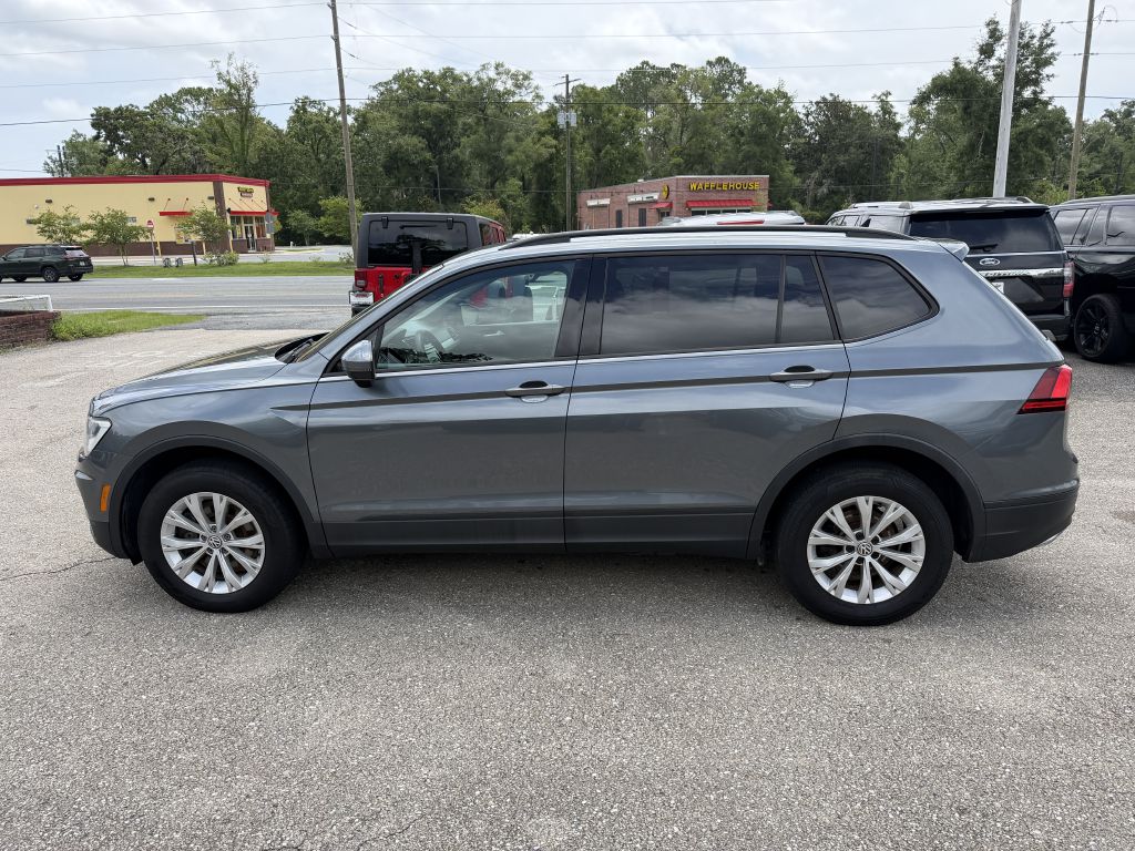 Photo 8 of this VOLKSWAGEN TIGUAN