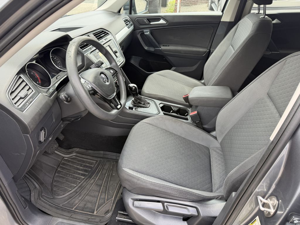 Photo 9 of this VOLKSWAGEN TIGUAN