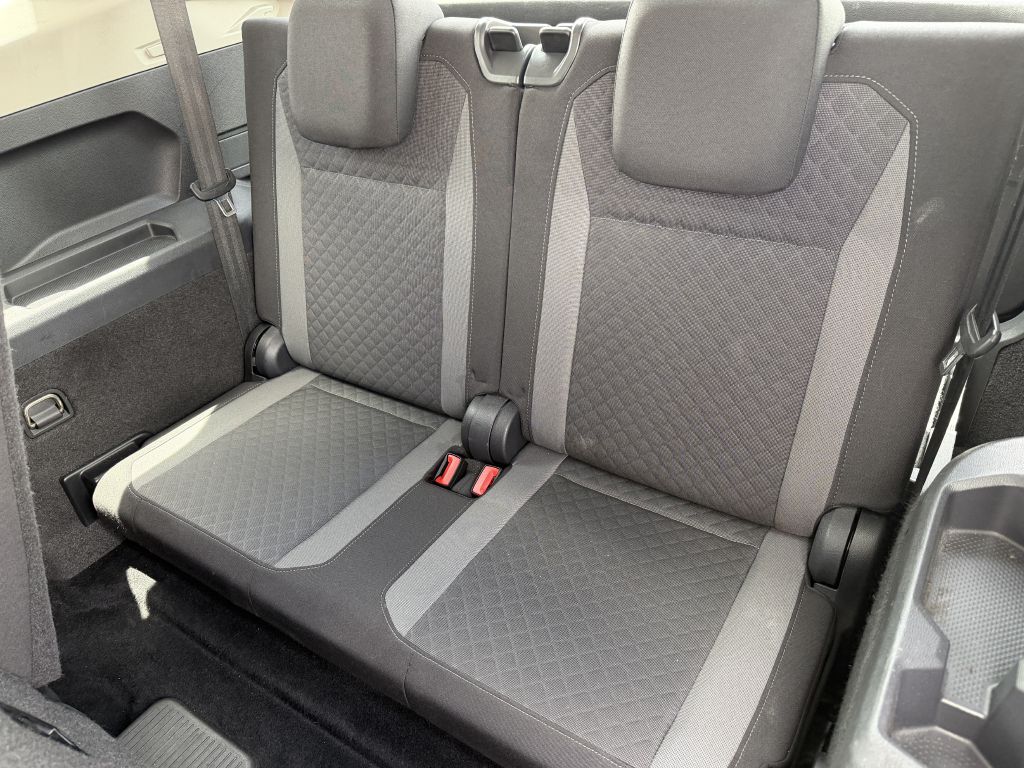 Photo 14 of this VOLKSWAGEN TIGUAN