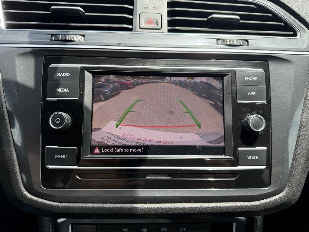 Photo 18 of this VOLKSWAGEN TIGUAN