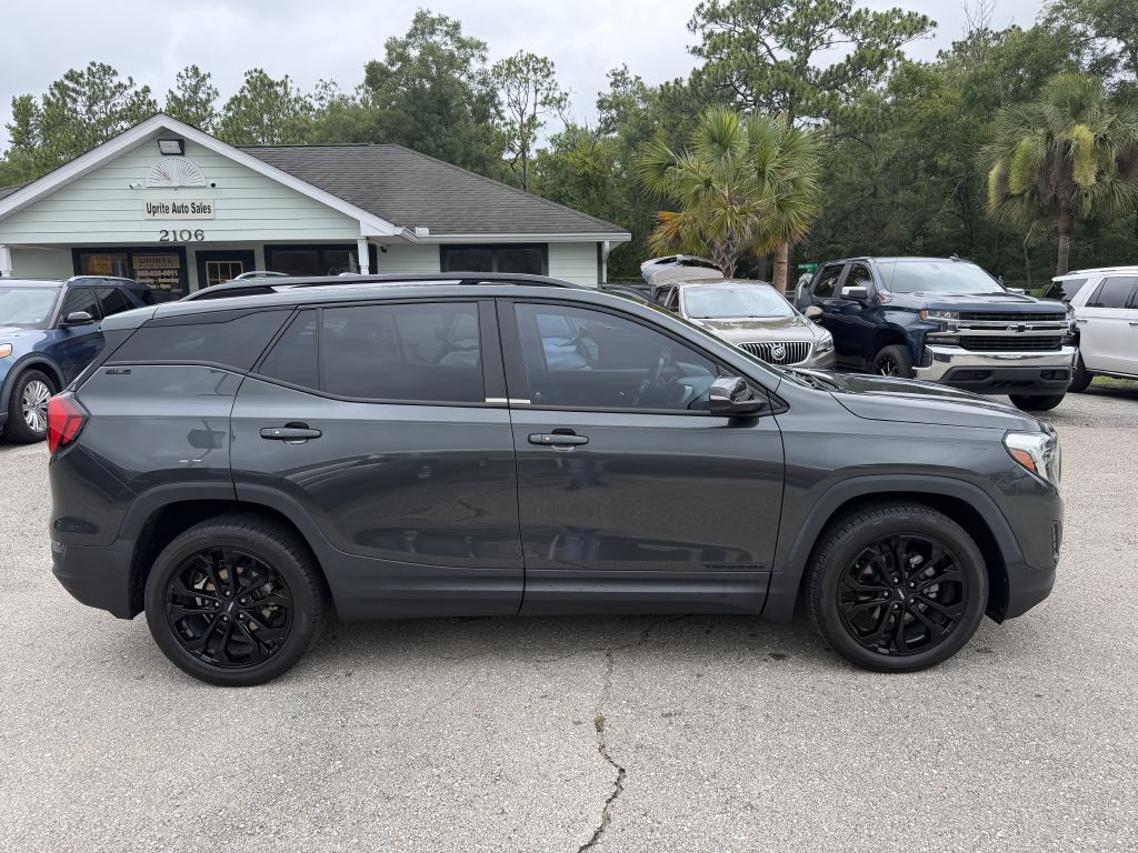 Photo 4 of this GMC TERRAIN