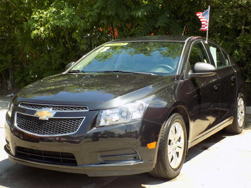 Photo 2 of this CHEVROLET CRUZE