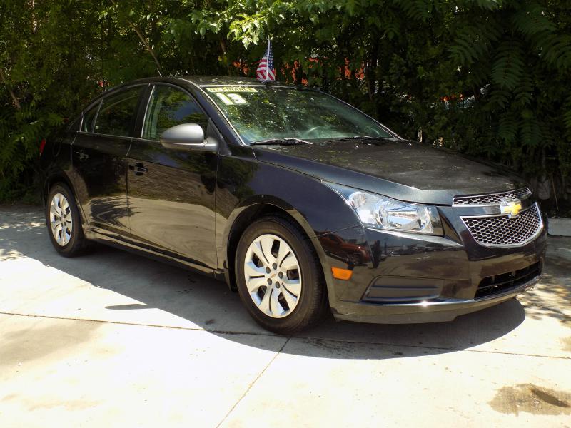 Photo 3 of this CHEVROLET CRUZE