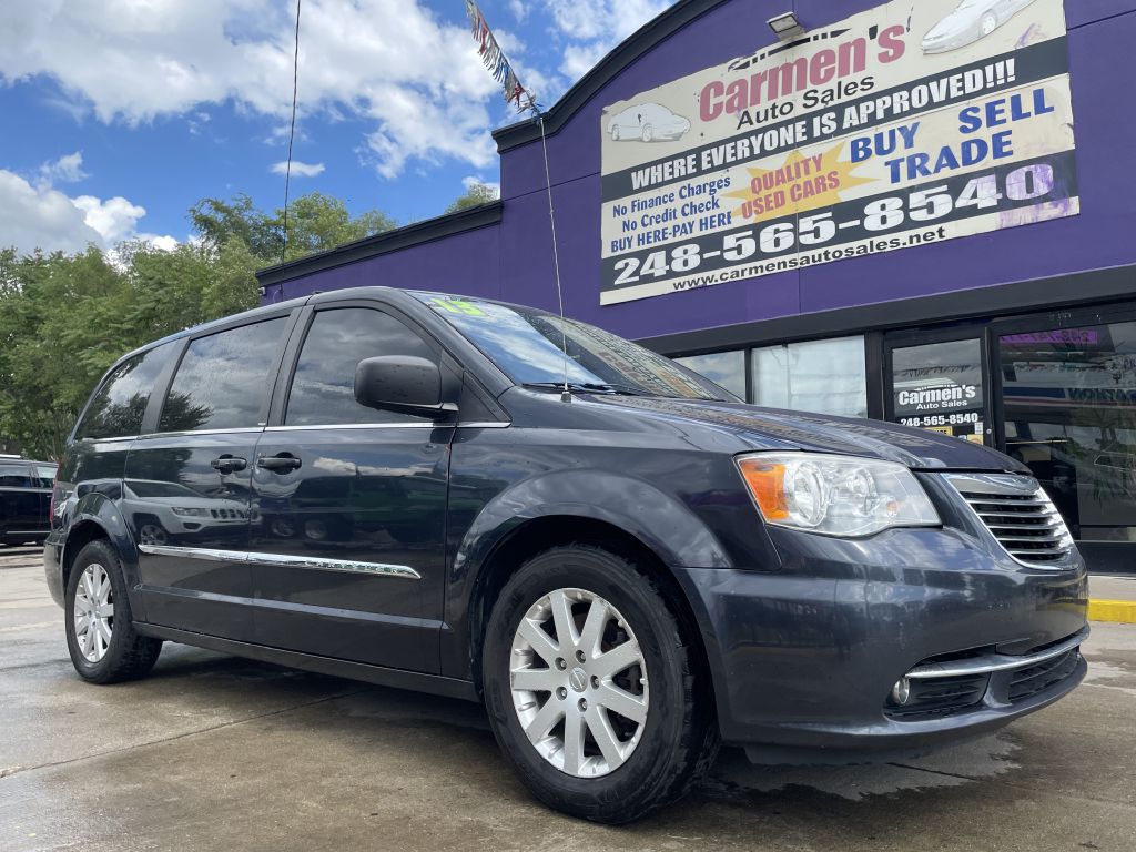 Photo 8 of this CHRYSLER TOWN & COUNTRY