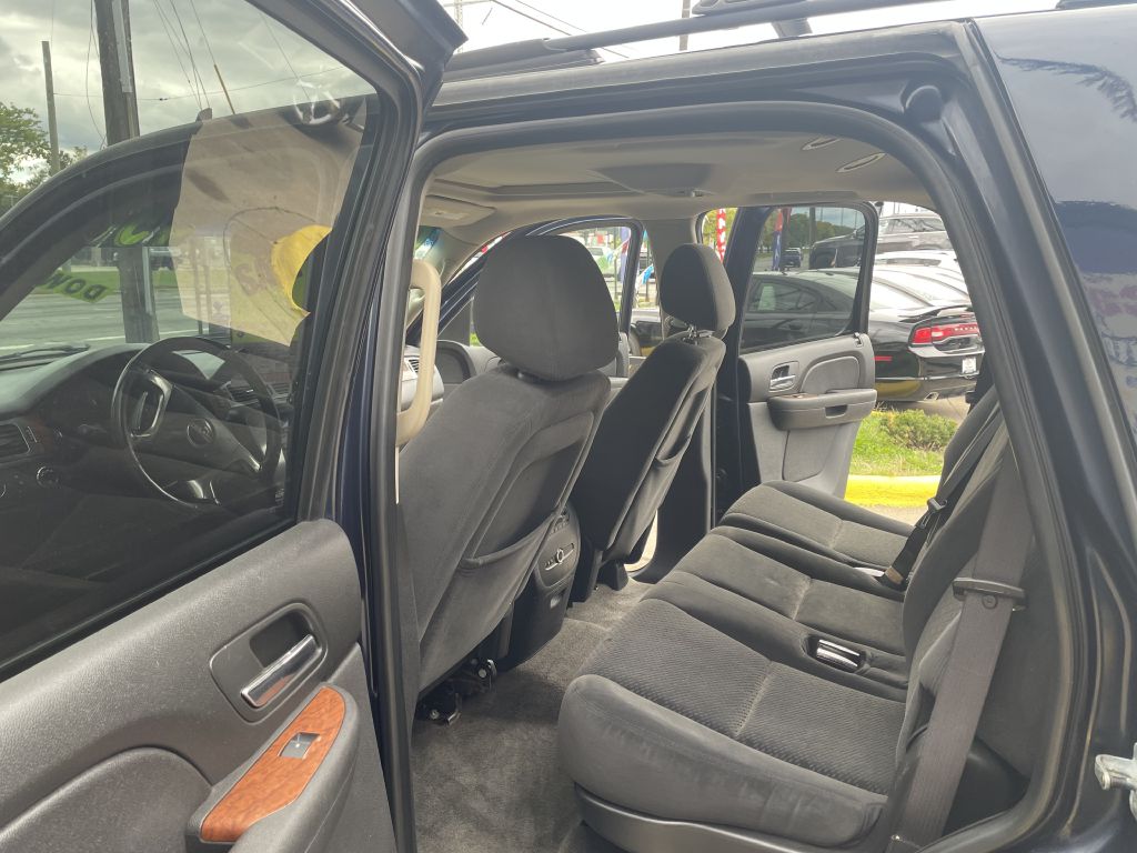 Photo 6 of this GMC YUKON