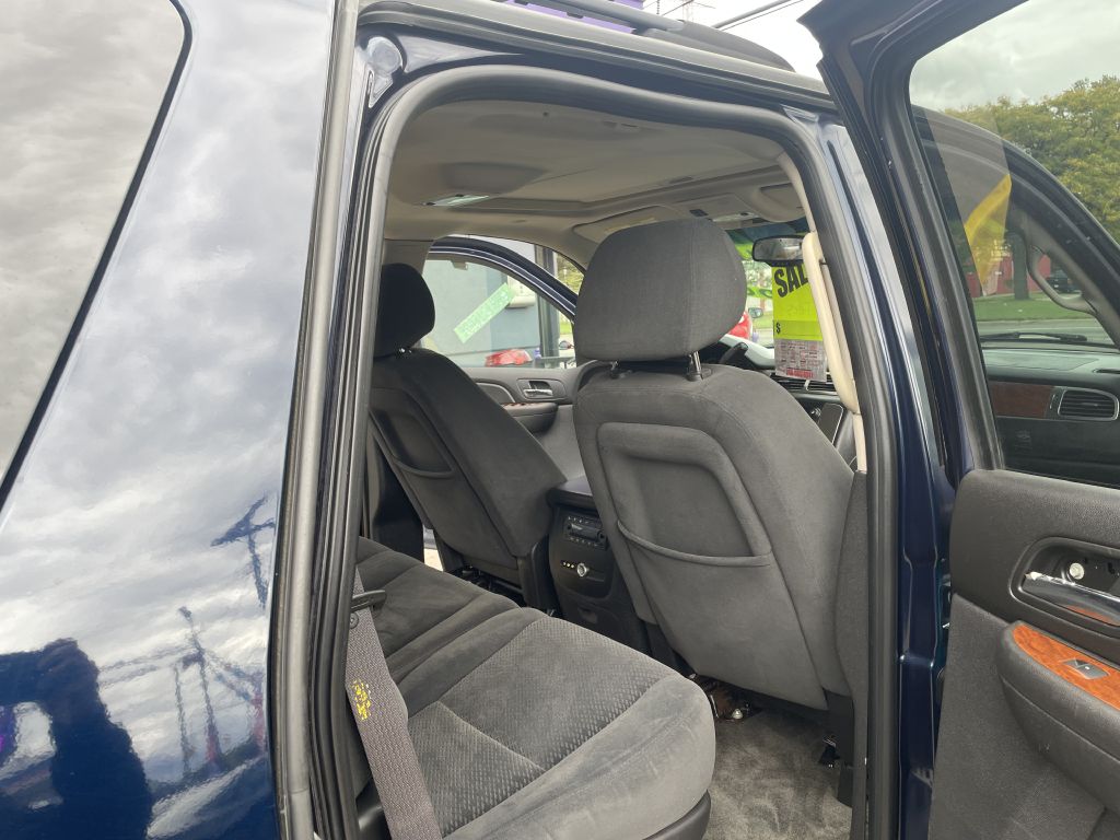 Photo 9 of this GMC YUKON