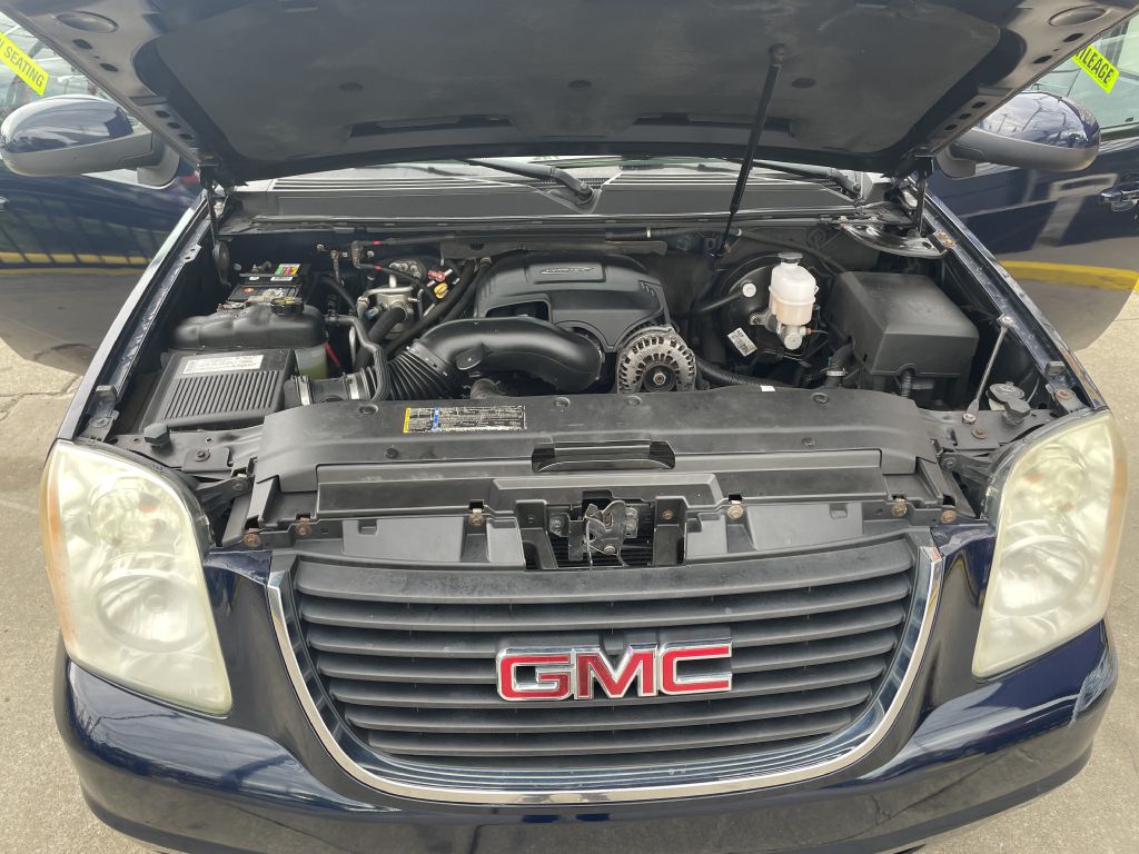 Photo 11 of this GMC YUKON