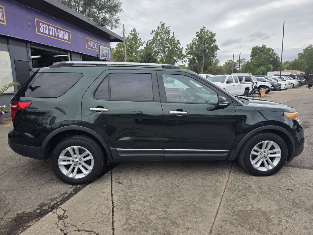 Photo 4 of this FORD EXPLORER
