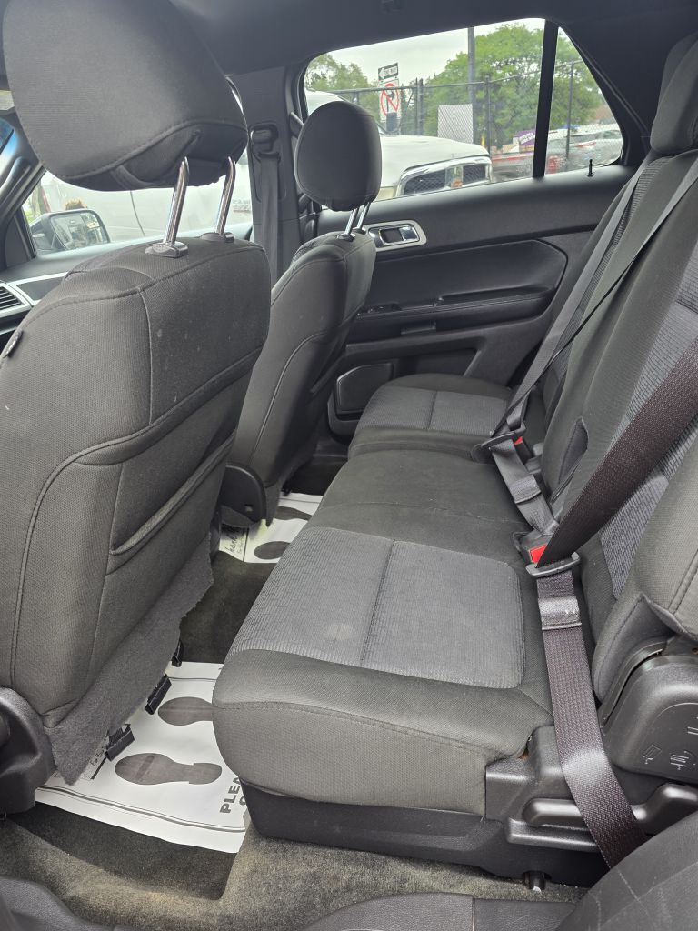 Photo 10 of this FORD EXPLORER
