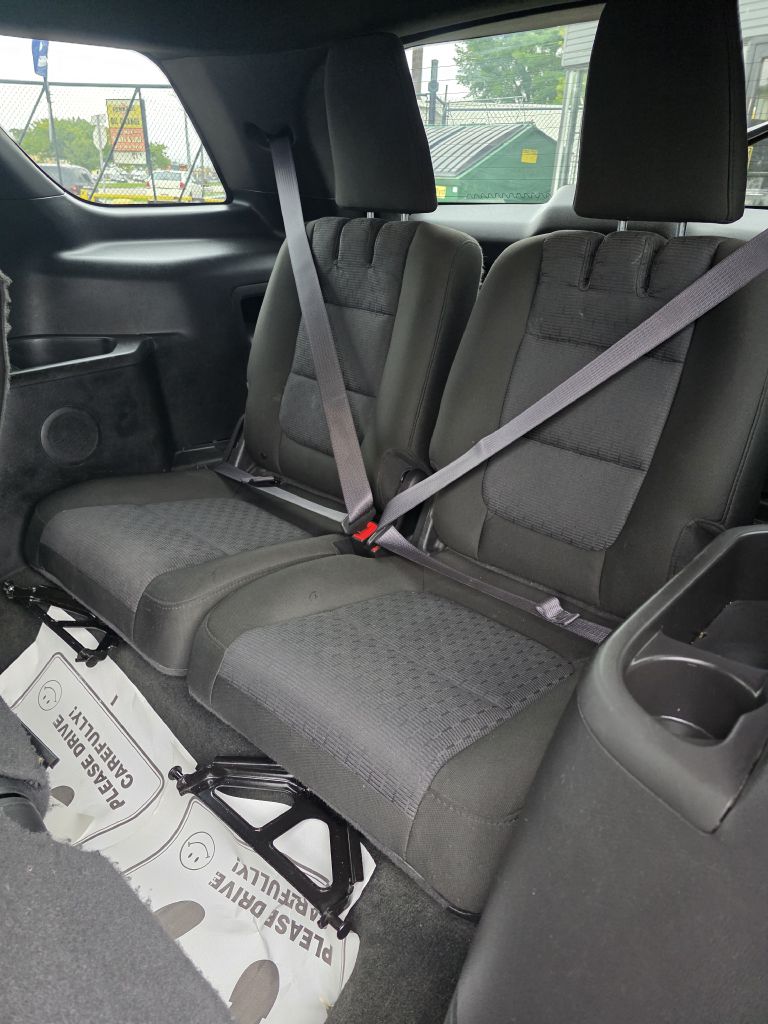 Photo 11 of this FORD EXPLORER