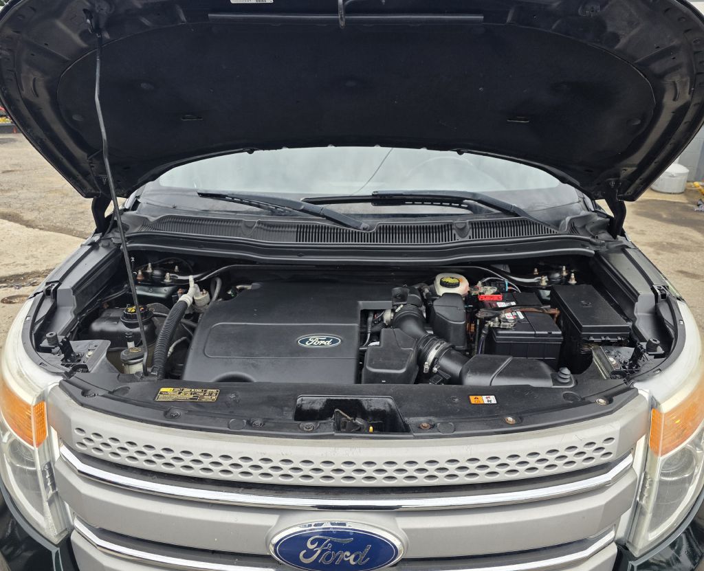 Photo 7 of this FORD EXPLORER