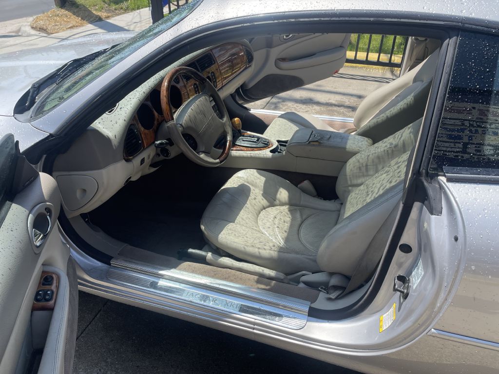 Photo 4 of this JAGUAR XF