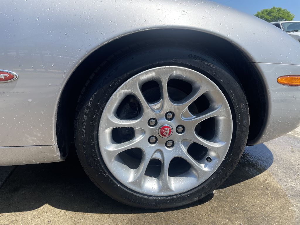 Photo 9 of this JAGUAR XF
