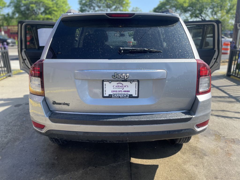 Photo 8 of this JEEP COMPASS